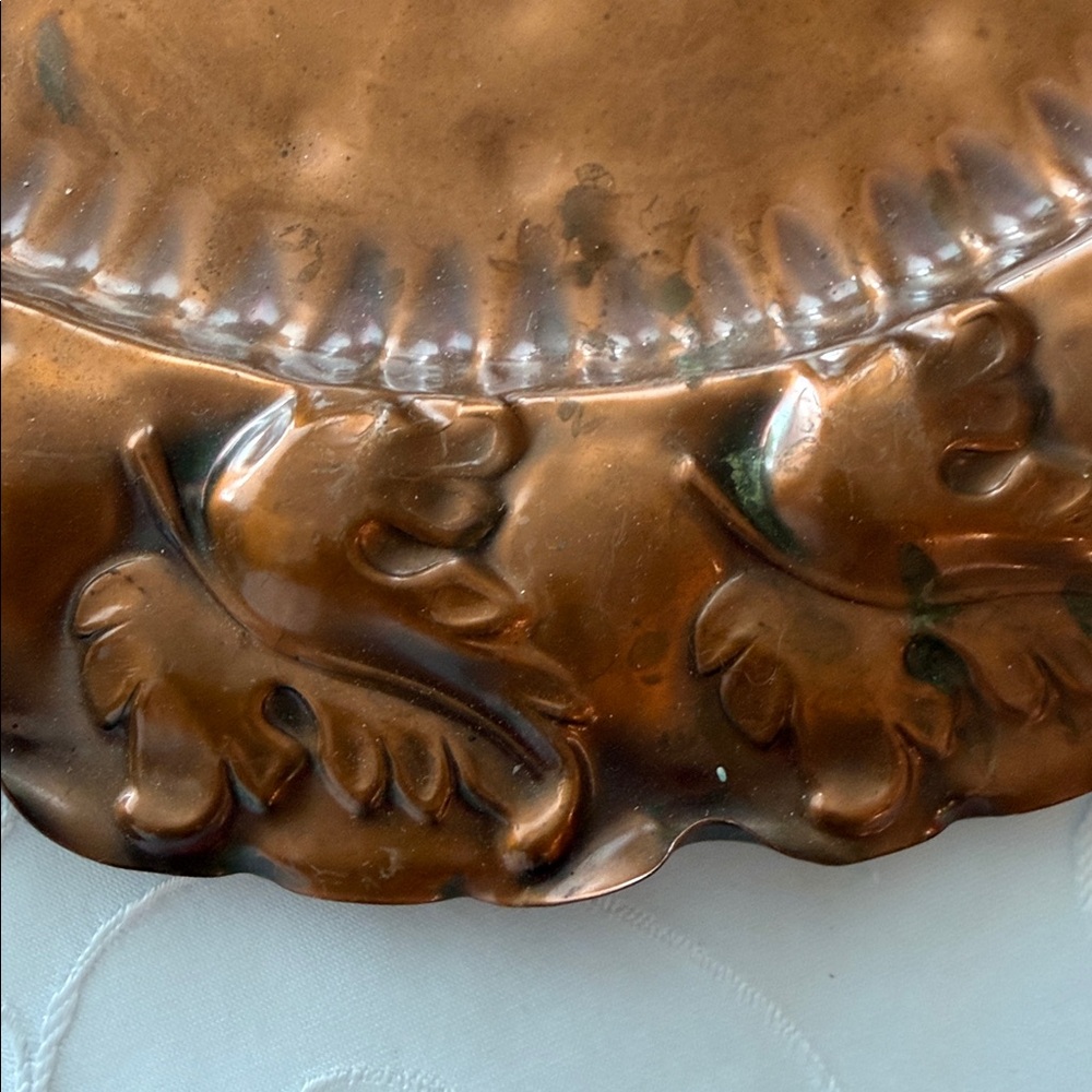 Large Gregorian Copper Tray - Picture 3 of 4